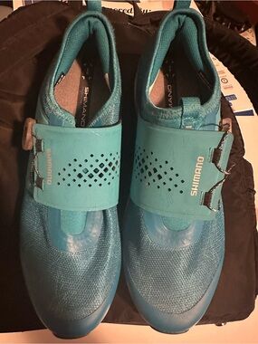 Shimano indoor cycling IC3 clip in spin shoes.